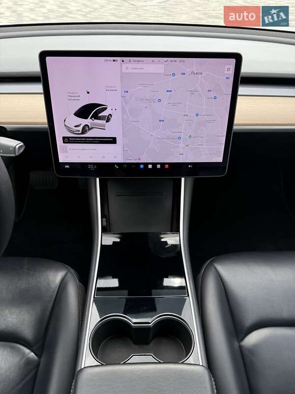 Седан Tesla Model 3 2019 в Львове