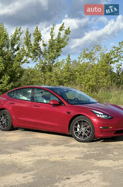 Седан Tesla Model 3 2020 в 