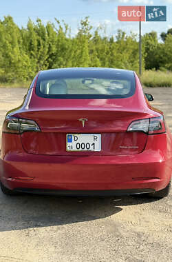 Седан Tesla Model 3 2020 в 