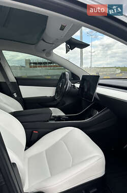 Седан Tesla Model 3 2018 в 