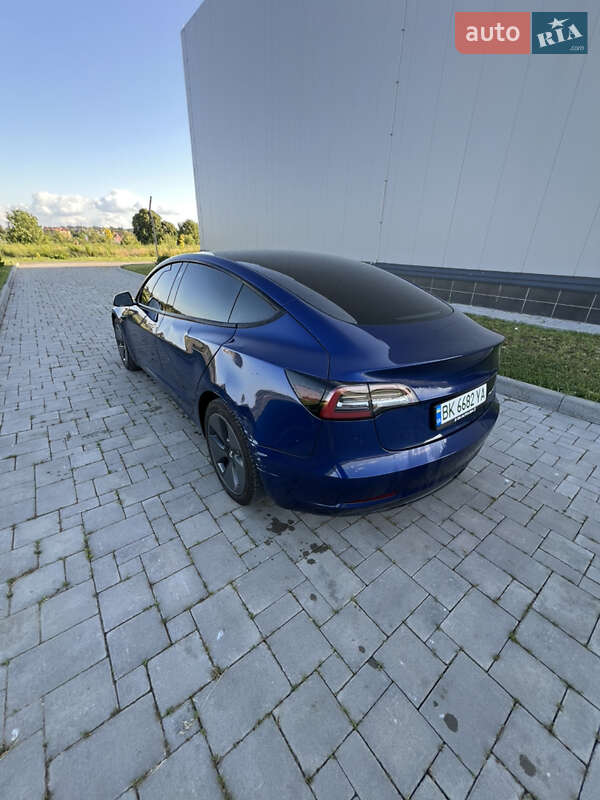 Седан Tesla Model 3 2021 в Здолбунове