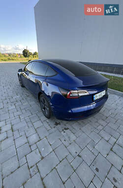 Седан Tesla Model 3 2021 в 