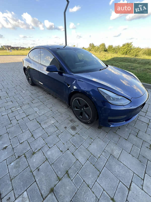 Седан Tesla Model 3 2021 в Здолбунове