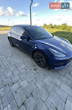 Седан Tesla Model 3 2021 в 