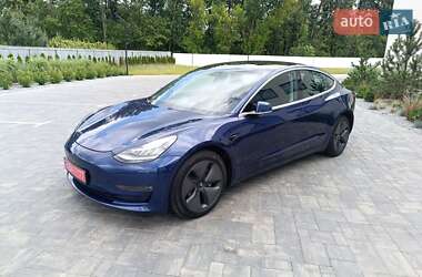 Седан Tesla Model 3 2019 в 