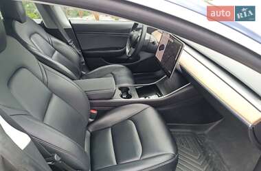 Седан Tesla Model 3 2019 в 