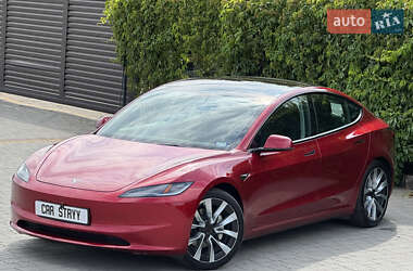 Седан Tesla Model 3 2024 в 