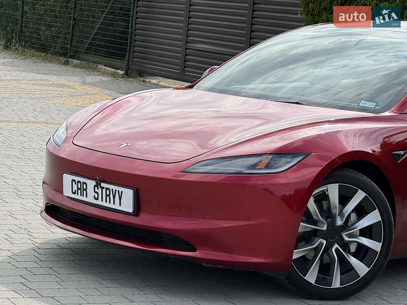 Седан Tesla Model 3 2024 в Стрые