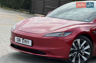 Седан Tesla Model 3 2024 в 