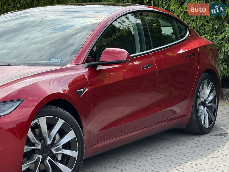 Седан Tesla Model 3 2024 в Стрые