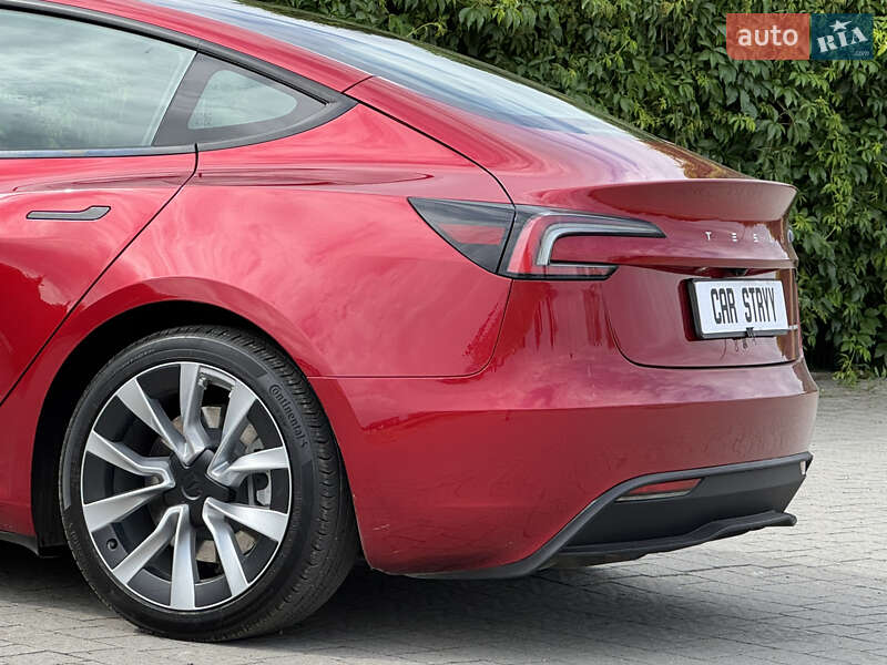 Седан Tesla Model 3 2024 в Стрые