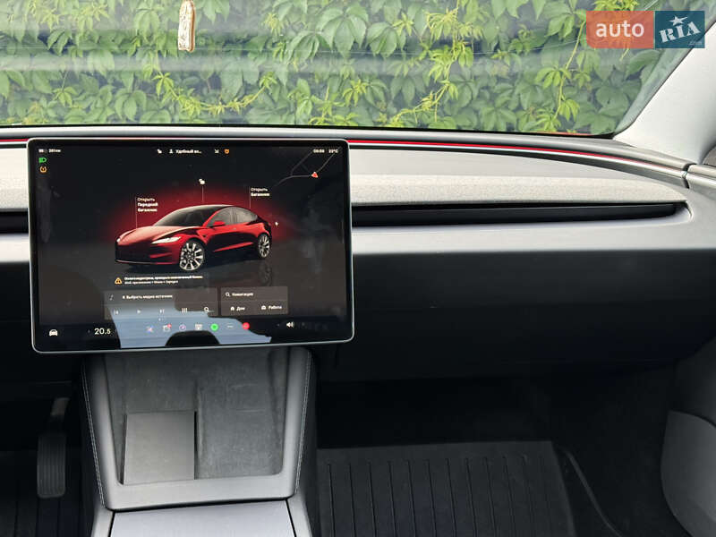 Седан Tesla Model 3 2024 в Стрые