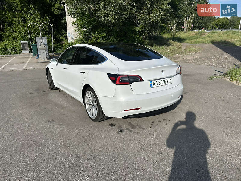 Седан Tesla Model 3 2018 в Киеве
