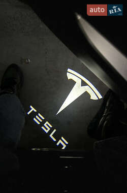 Седан Tesla Model 3 2023 в 