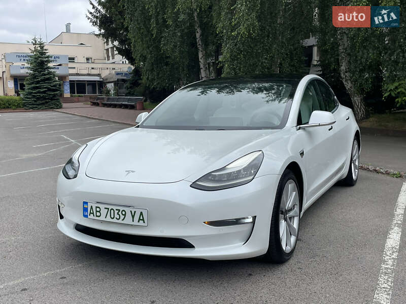 Седан Tesla Model 3 2020 в Виннице
