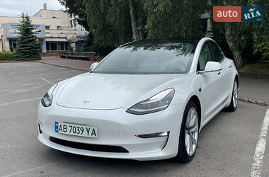 Седан Tesla Model 3 2020 в 