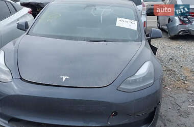 Седан Tesla Model 3 2022 в 
