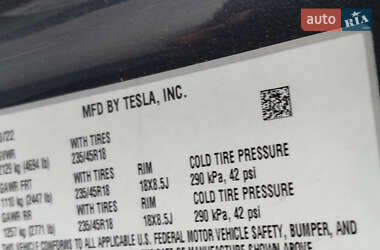 Седан Tesla Model 3 2022 в 