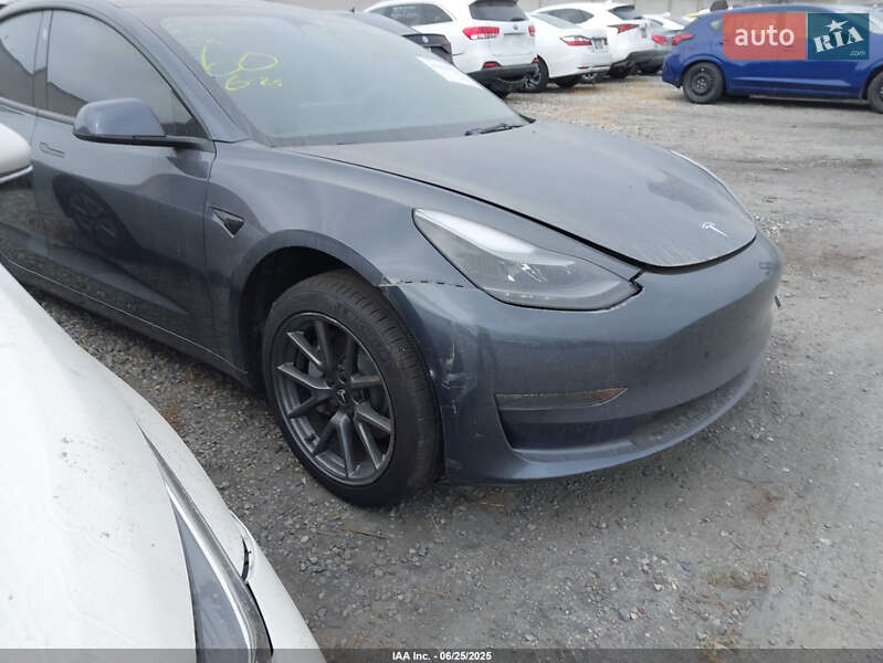 Седан Tesla Model 3 2022 в Черкасах