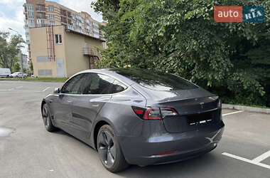 Седан Tesla Model 3 2018 в Киеве