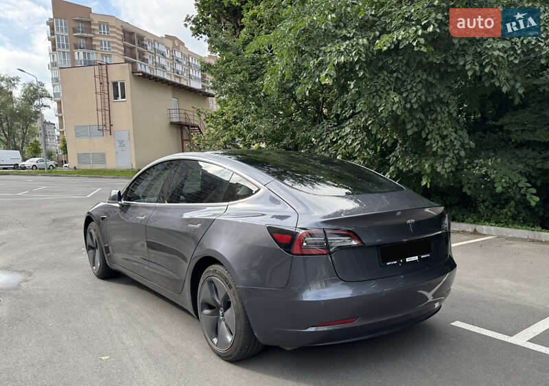 Седан Tesla Model 3 2018 в Киеве