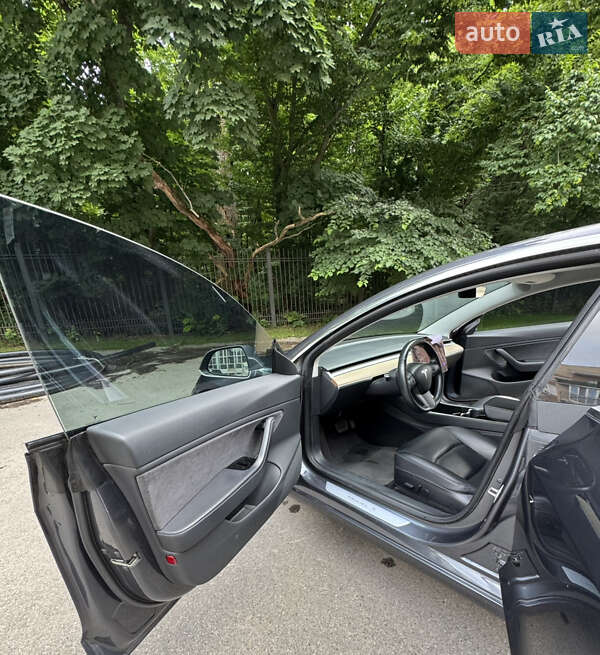 Седан Tesla Model 3 2018 в Киеве