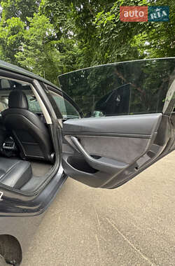 Седан Tesla Model 3 2018 в Киеве