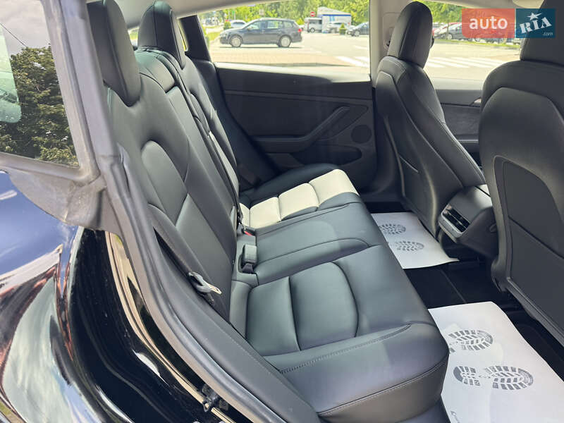 Седан Tesla Model 3 2022 в Хмельницком