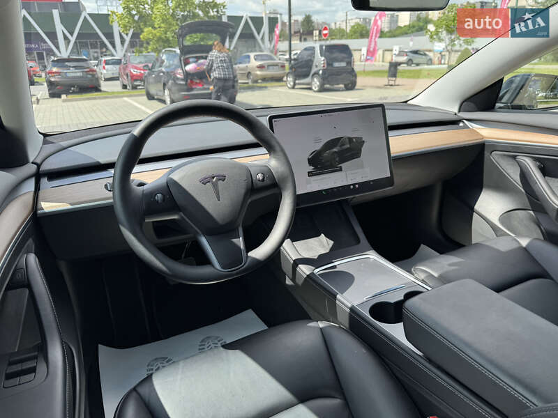 Седан Tesla Model 3 2022 в Хмельницком