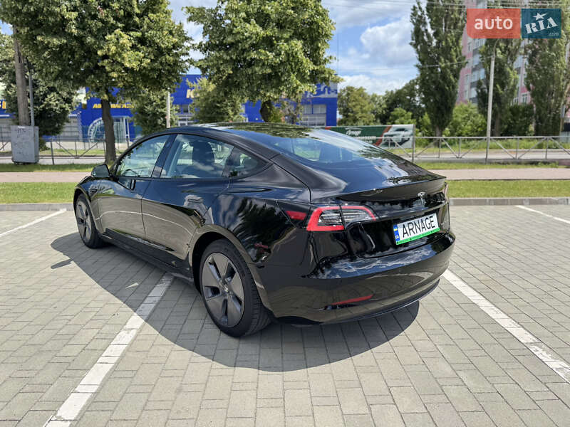 Седан Tesla Model 3 2022 в Хмельницком
