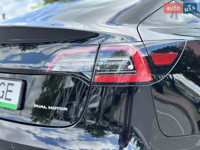 Седан Tesla Model 3 2022 в Хмельницком