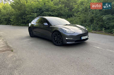 Седан Tesla Model 3 2021 в 