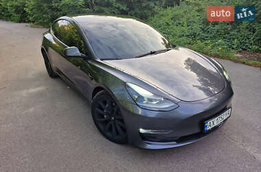 Седан Tesla Model 3 2021 в 