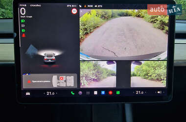 Седан Tesla Model 3 2021 в 