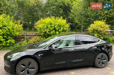Седан Tesla Model 3 2019 в 