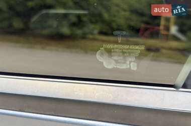 Седан Tesla Model 3 2023 в 