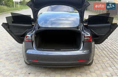 Седан Tesla Model 3 2023 в 