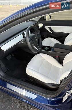 Седан Tesla Model 3 2019 в 