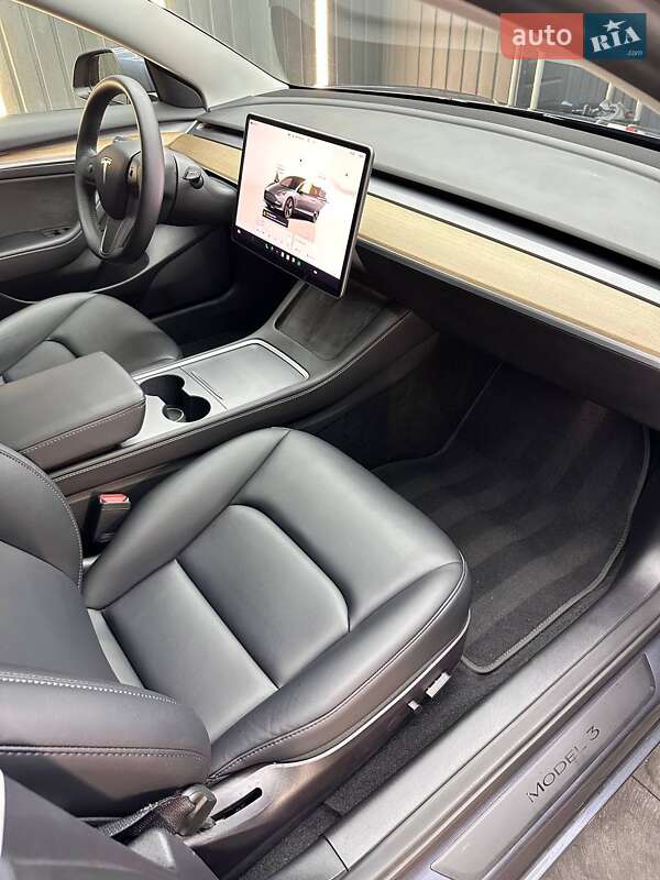 Седан Tesla Model 3 2022 в Києві