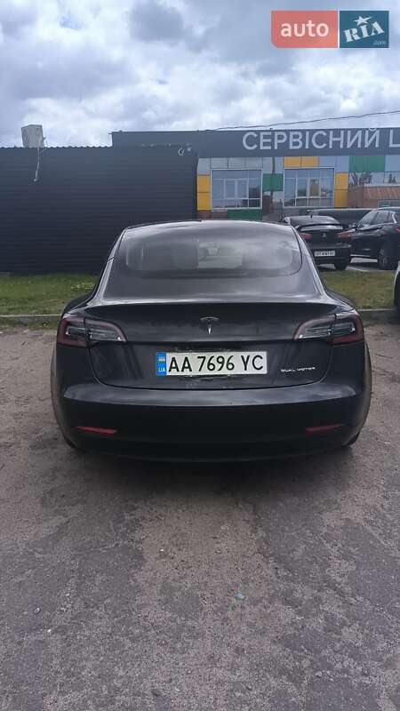 Седан Tesla Model 3 2022 в Києві