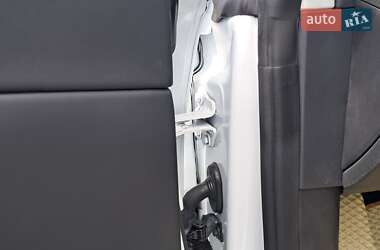 Седан Tesla Model 3 2020 в 