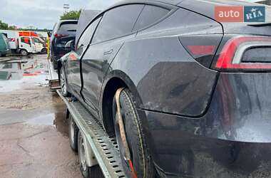 Седан Tesla Model 3 2024 в 