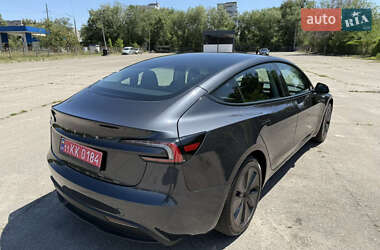Седан Tesla Model 3 2024 в 