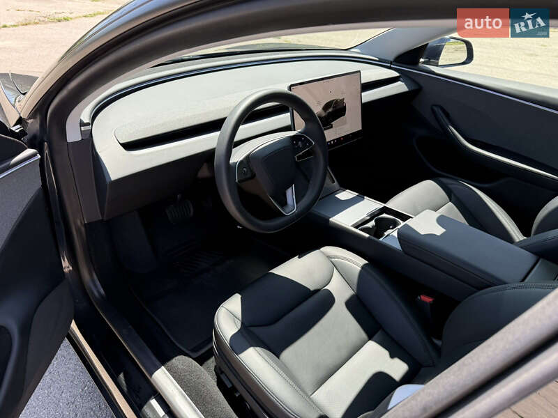 Седан Tesla Model 3 2024 в Запорожье