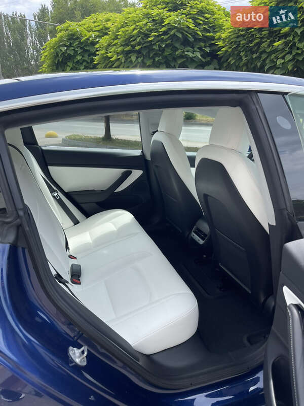 Седан Tesla Model 3 2018 в Днепре