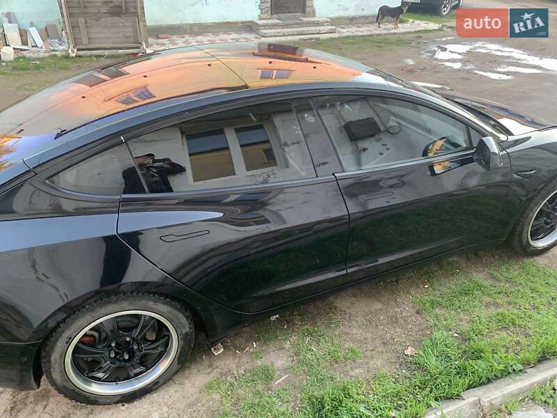 Седан Tesla Model 3 2017 в Києві