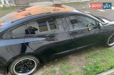 Седан Tesla Model 3 2017 в 