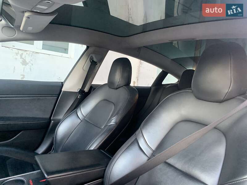Седан Tesla Model 3 2017 в Києві