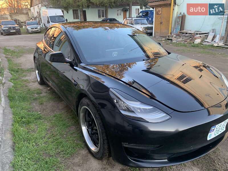 Седан Tesla Model 3 2017 в Києві