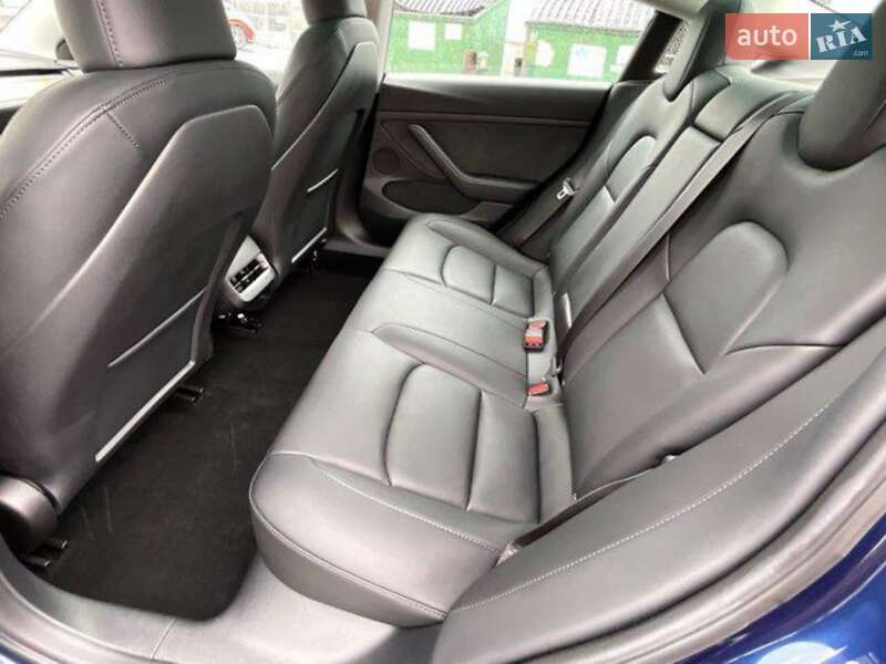 Седан Tesla Model 3 2023 в Одессе
